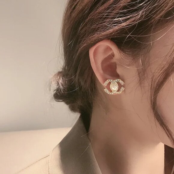 Chanel Style Twisted Crystal and Pearl Earrings NWT - Picture 3 of 3